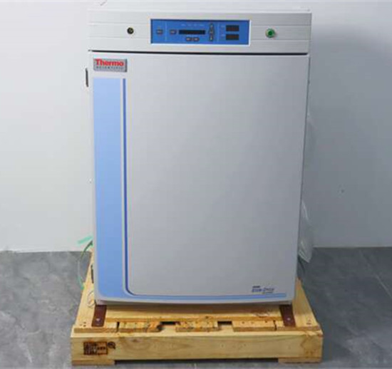 CO2培養(yǎng)箱與恒溫培養(yǎng)箱的區(qū)別 CO2培養(yǎng)箱與恒溫培養(yǎng)箱的區(qū)別